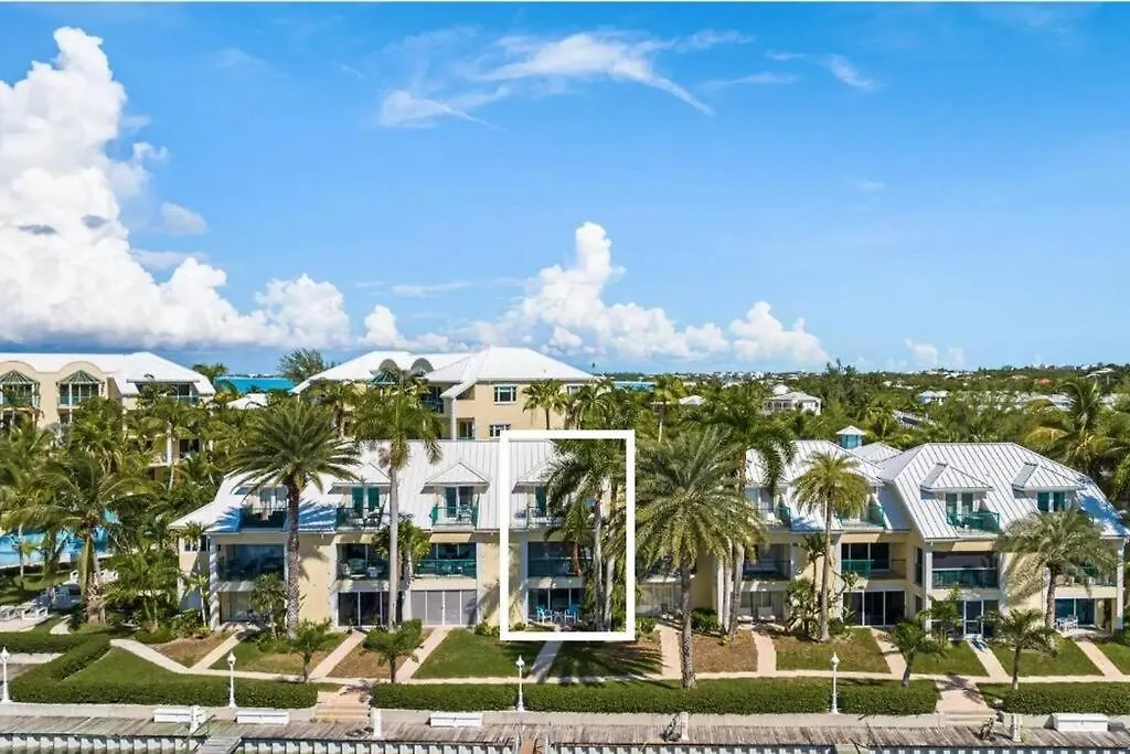 Exquisite Yacht Club Townhome The Bight Settlements 0*,